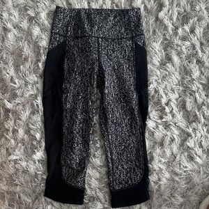 Black and Gray Patterned Leggings